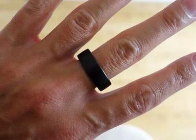 监测身体状况的智能戒指 指尖上的健康守护者